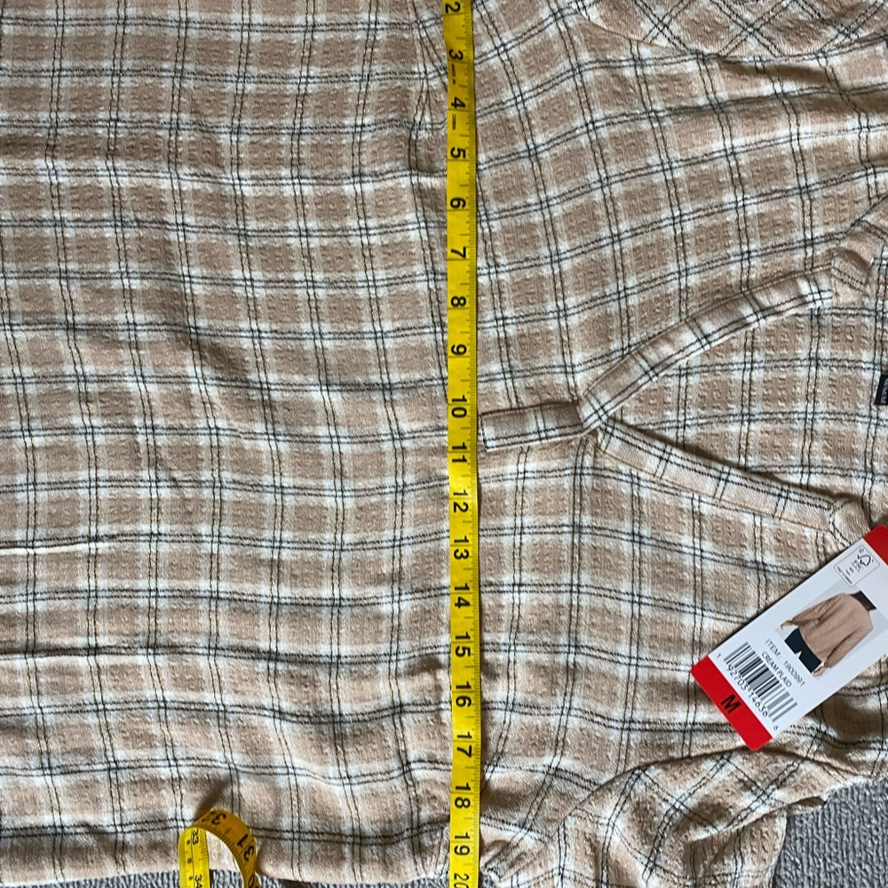 ✨NWT✨ Felina Women’s Beige Plaid V-Neck Blouse - Picture 3 of 7